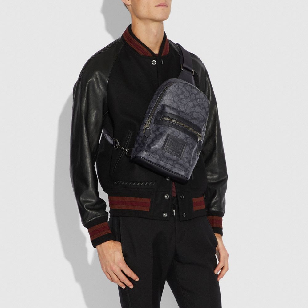 ACADEMY PACK IN SIGNATURE CANVAS - Alternate View 3