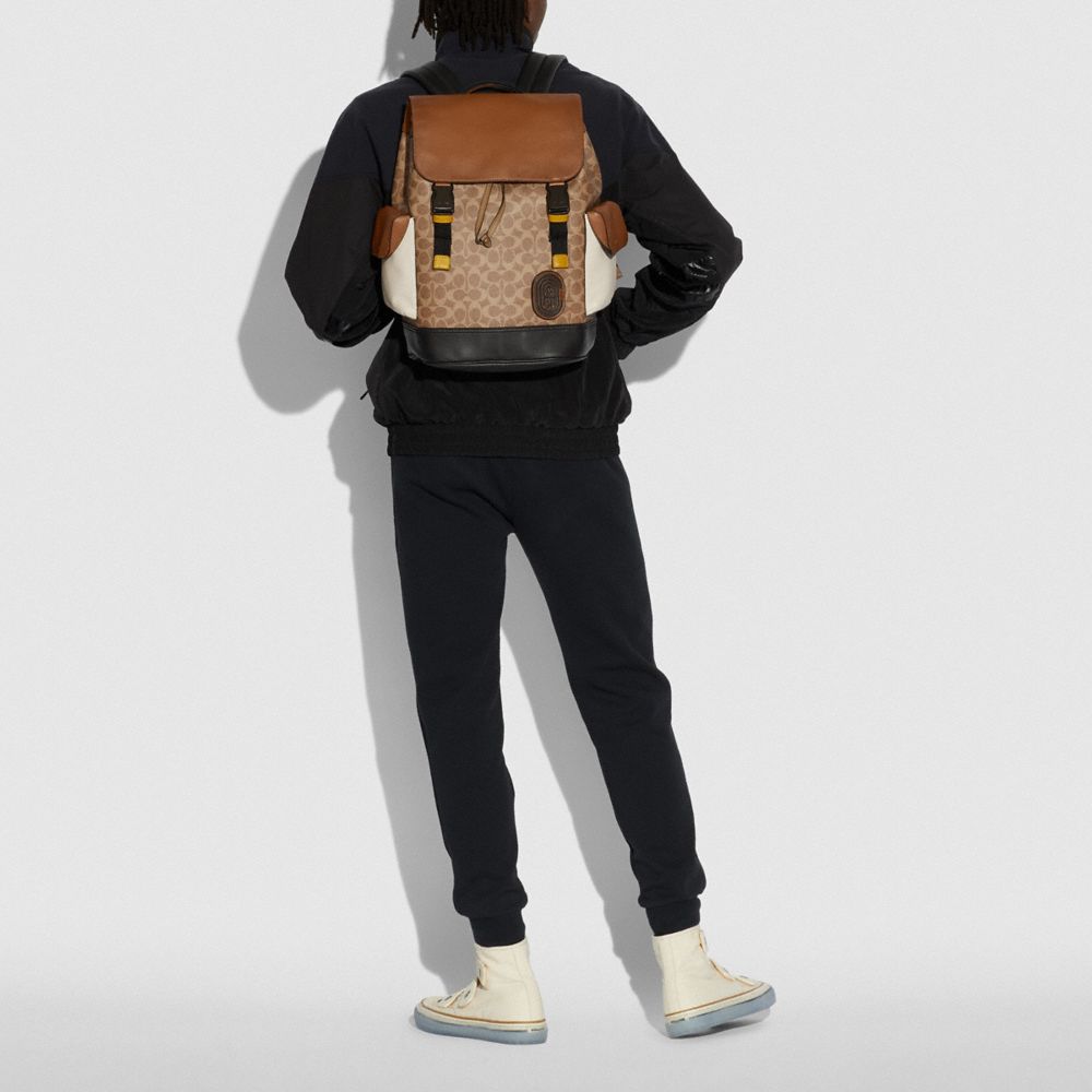 RIVINGTON BACKPACK IN SIGNATURE CANVAS WITH COACH PATCH - Alternate View 3