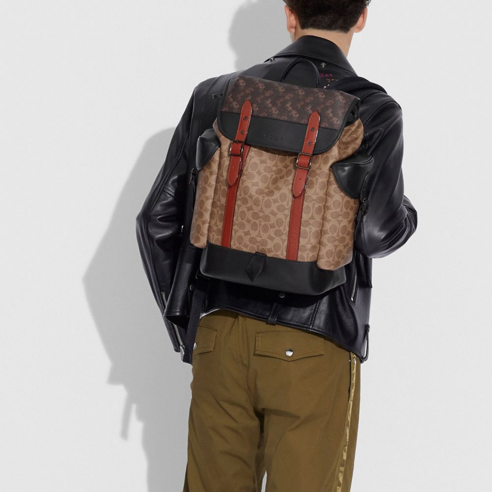 HITCH BACKPACK IN SIGNATURE CANVAS WITH HORSE AND CARRIAGE PRINT - Alternate View 3