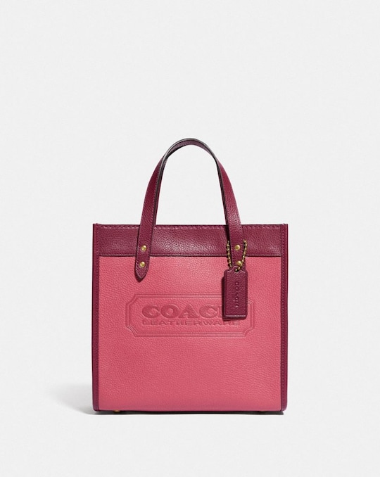 FIELD TOTE 22 IN COLORBLOCK WITH COACH BADGE