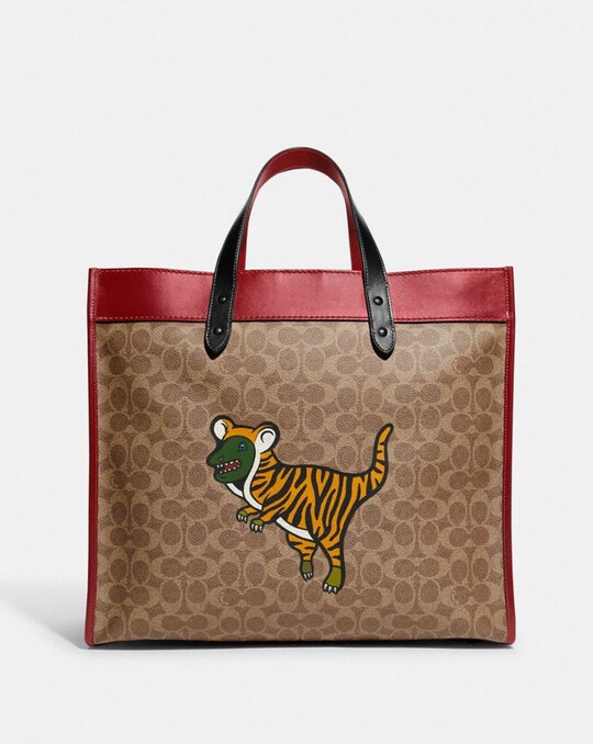 LUNAR NEW YEAR FIELD TOTE 40 IN SIGNATURE CANVAS WITH TIGER REXY