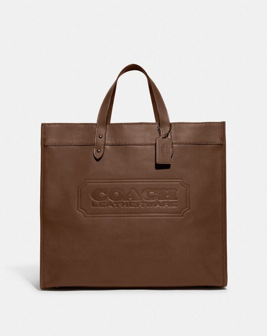 FIELD TOTE 40 WITH COACH BADGE